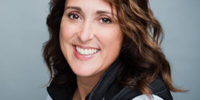 Julie Averill Headshot